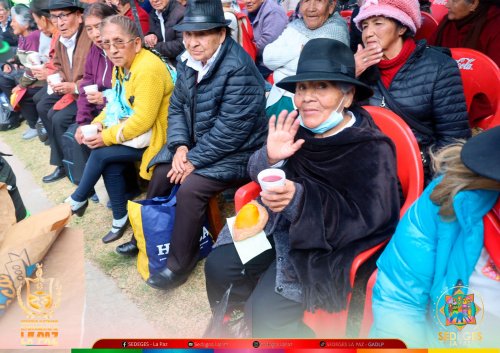 EN EL DÍA DEL ADULTO MAYOR, EL CENTRO TRANSITORIO INTERPROVINCIAL CELEBRA A LOS ADULTOS MAYORES