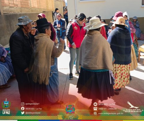EL PROGRAMA DE ATENCIÓN A ADULTOS MAYORES REALIZA TERAPIA GRUPAL EN LA ZONA DE MUNAYPATA