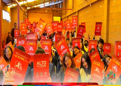 CON EXITO SE DESARROLLO EL TALLER DE PREVENCIÒN DE VIOLENCIA HACIA LA MUJER EN LA UNIDAD EDUCATIVA PATER NOSTER DE LA PAZ